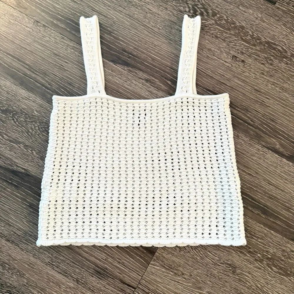Gap Crochet Tank - Picture 3 of 6